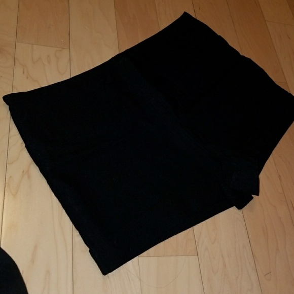 High Waist Biker Spandex Cuffed Shorts - Picture 3 of 6